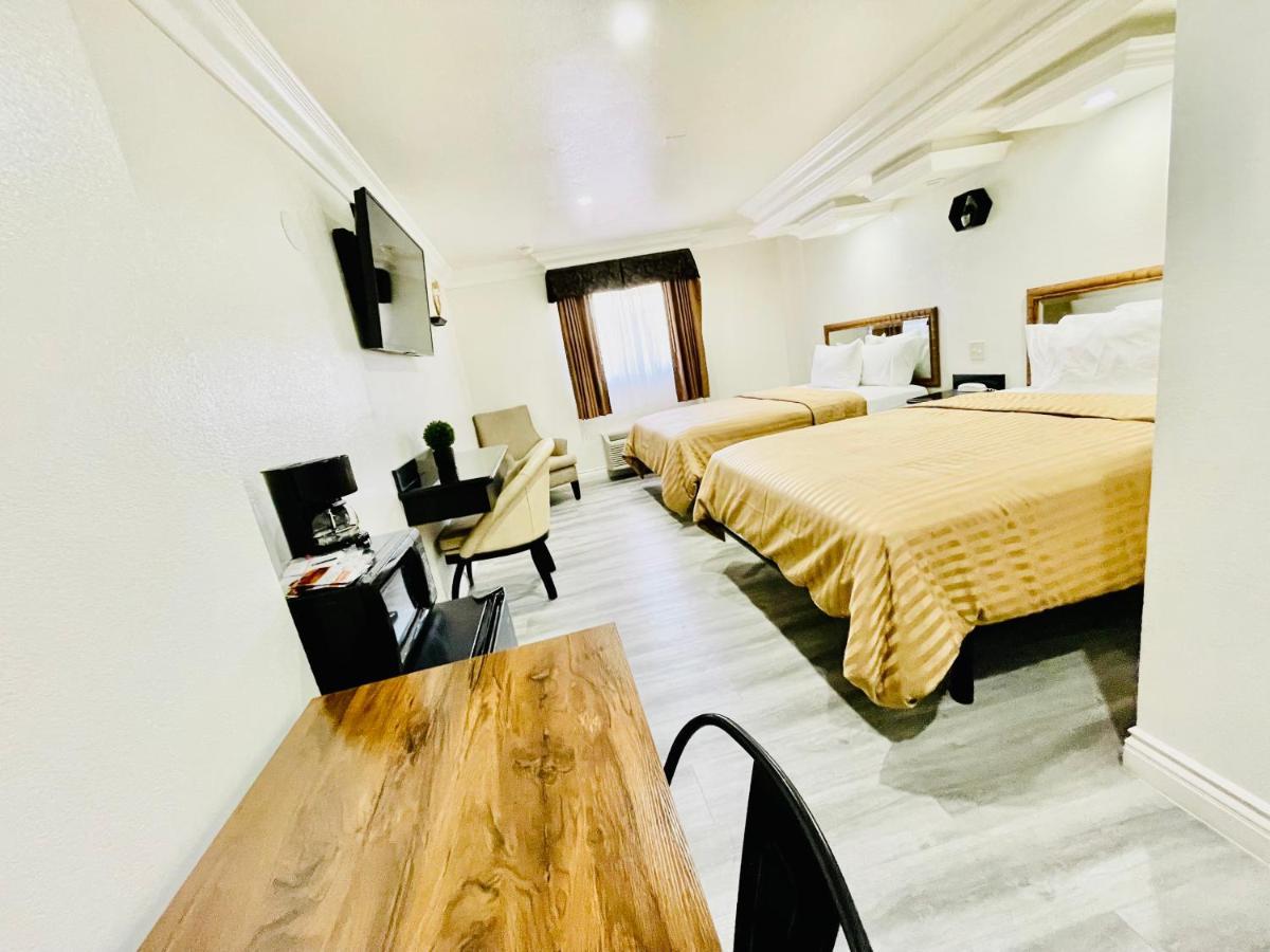 Rodeway Inn Santa Ana Bagian luar foto
