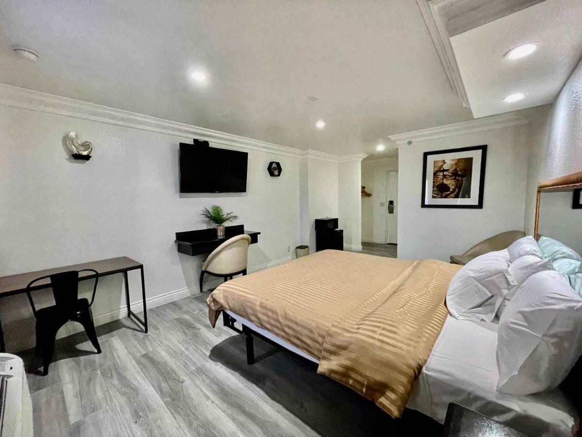 Rodeway Inn Santa Ana Bagian luar foto