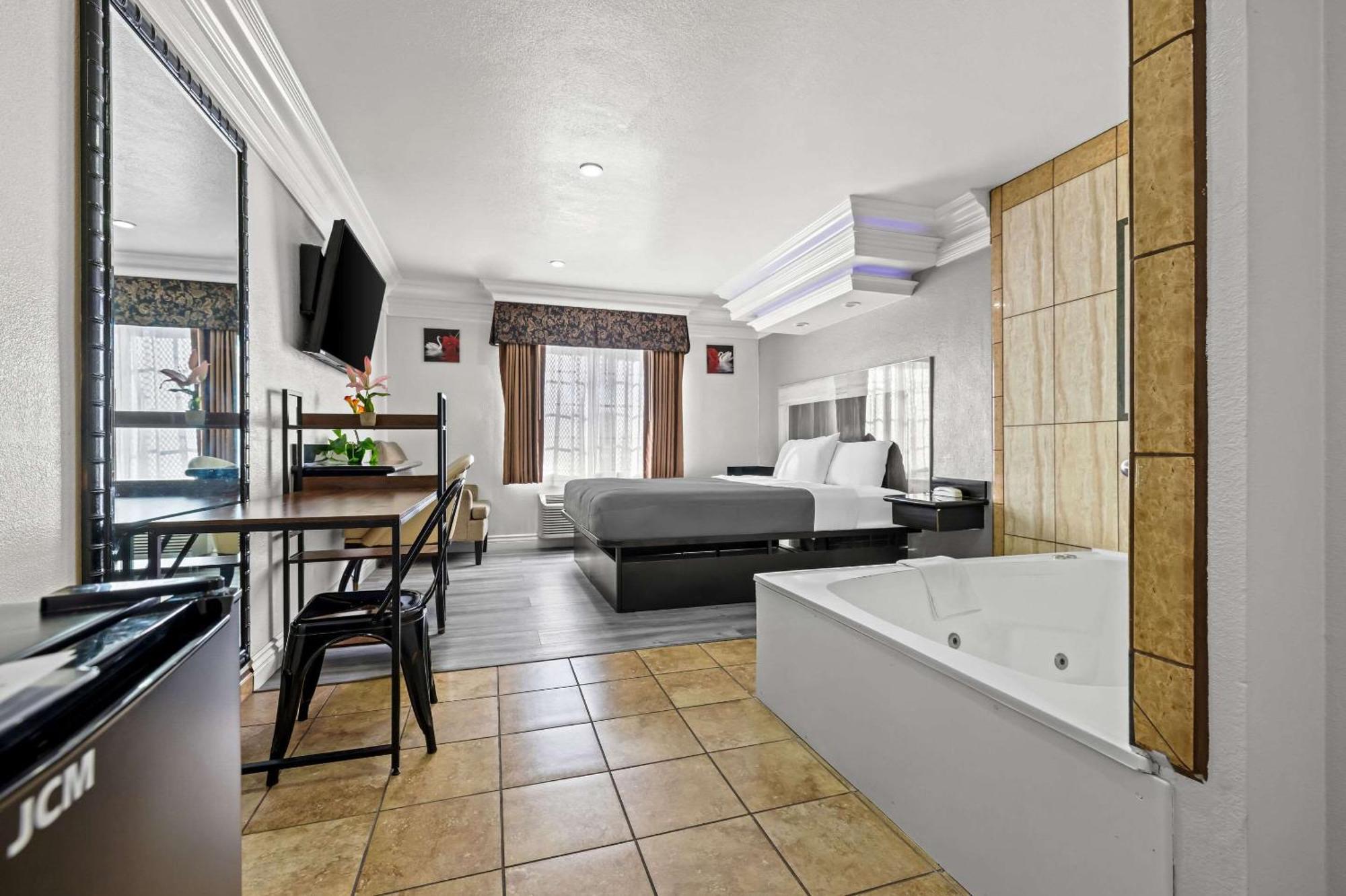 Rodeway Inn Santa Ana Bagian luar foto