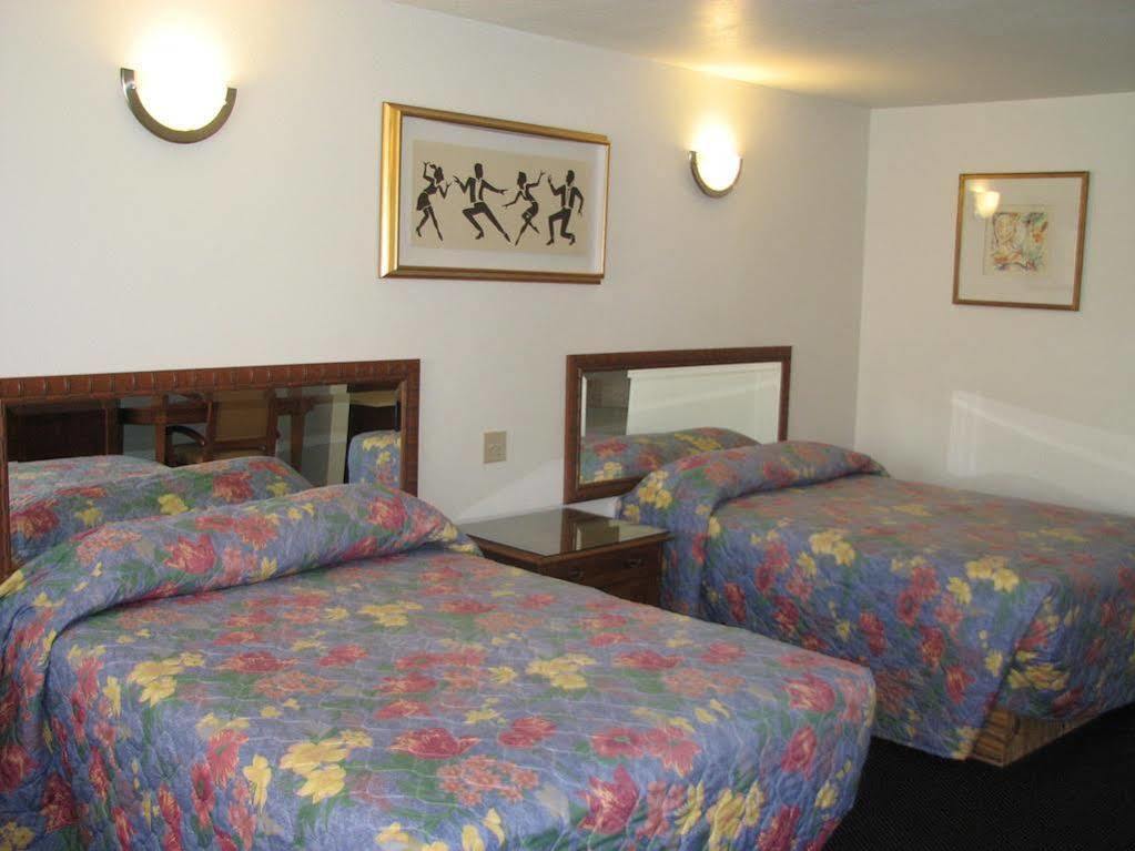 Rodeway Inn Santa Ana Bagian luar foto