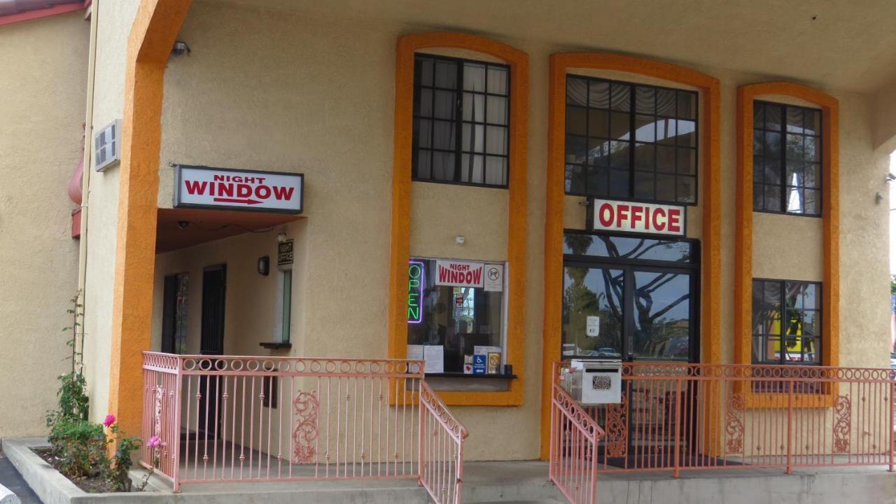 Rodeway Inn Santa Ana Bagian luar foto